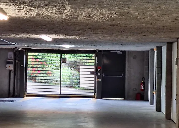 Charmant Appartement Avec Garage - \